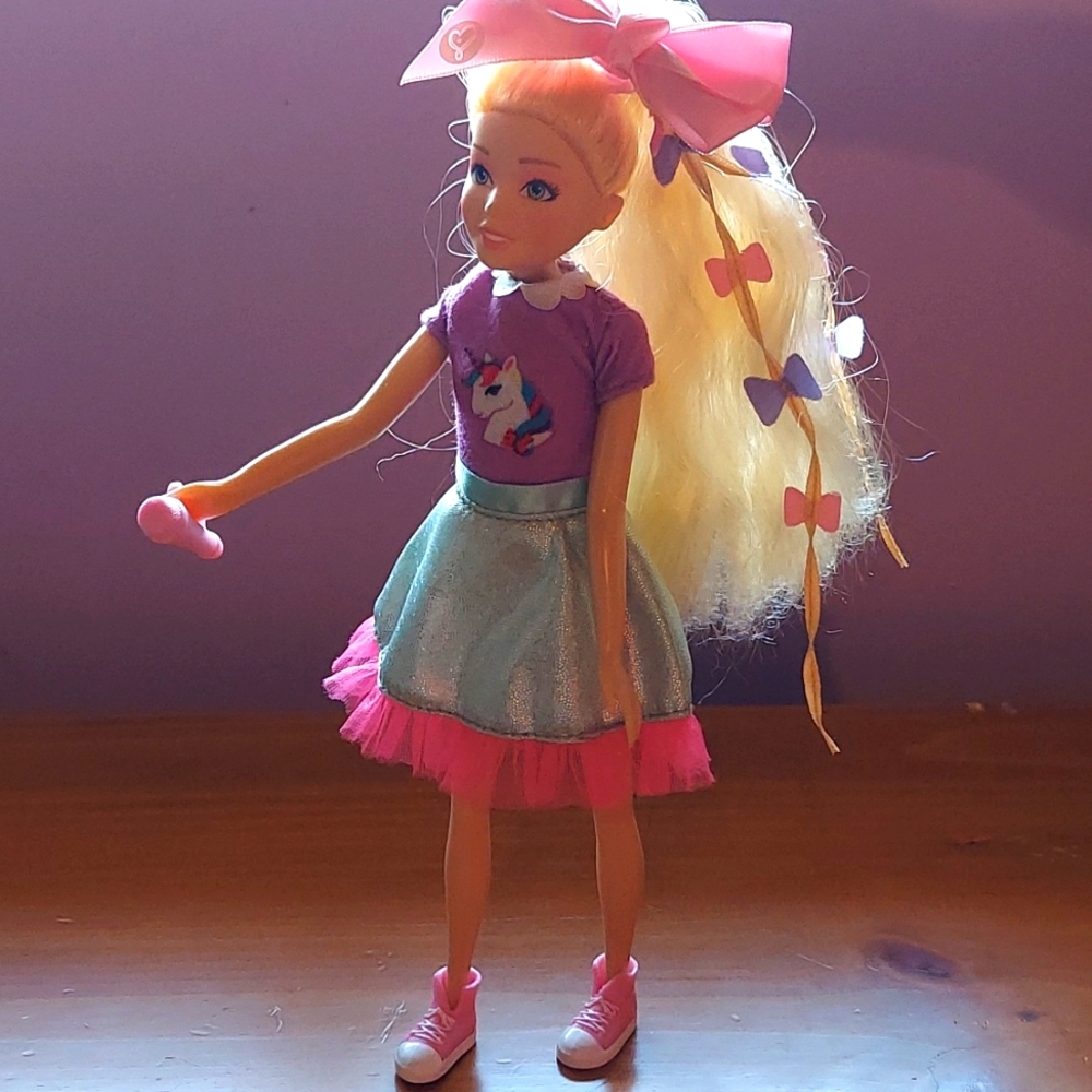 Jojo Siwa Kid in a Candy Store Singing Doll